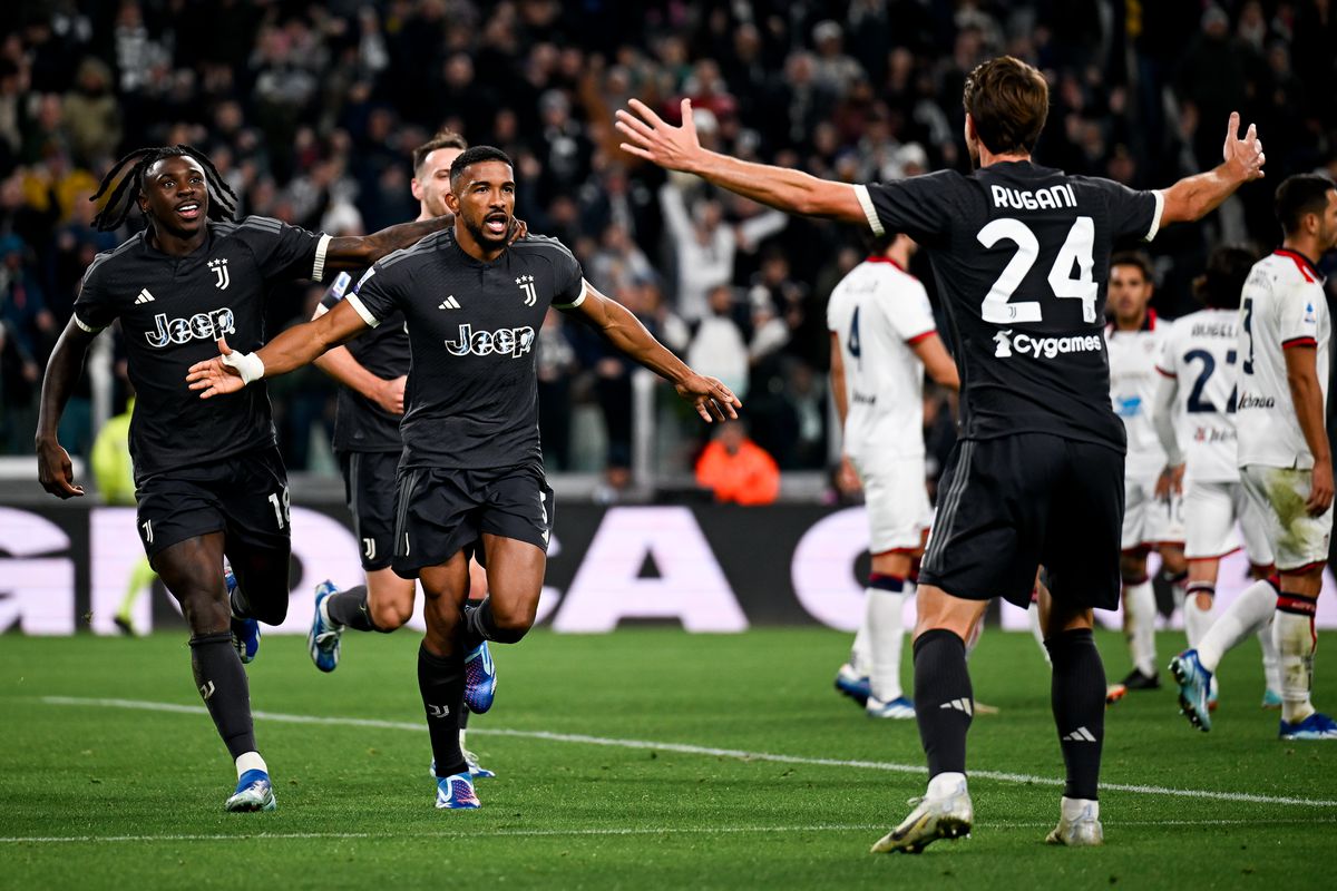 Juventus 2 - Cagliari 1: Initial reaction and random observations - Black &  White & Read All Over
