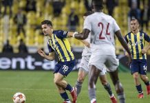 Olympiacos beat Fenerbahce 3-0 in Europa League