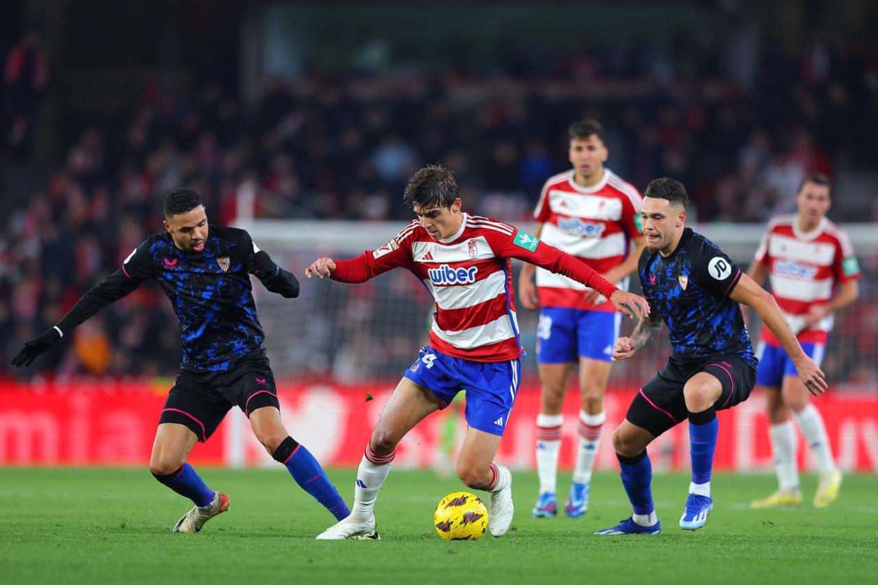 Sevilla vs Granada, 02h00 ngày 06/05