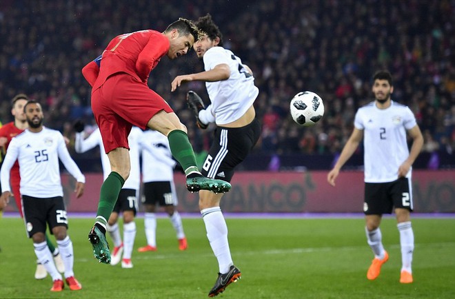 Bồ Đào Nha 2-1 Ai Cập: Hãy gọi anh là siêu nhân Ronaldo