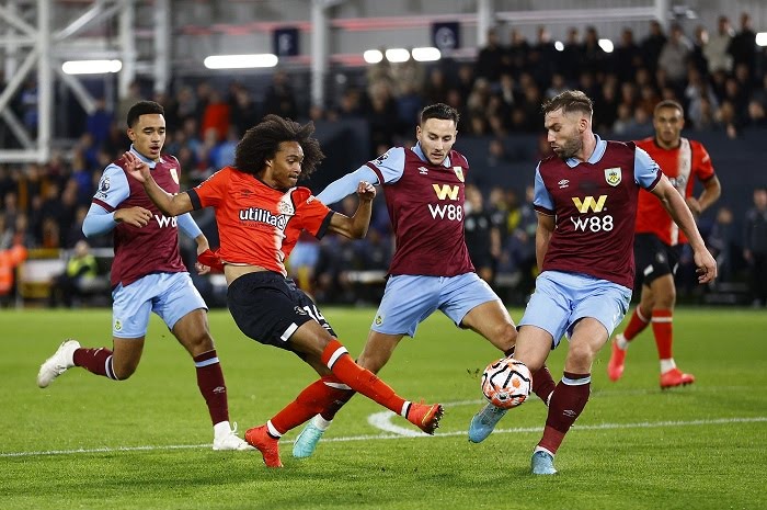 Luton vs Burnley, 02h00 ngày 13/08