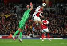 Versus / El Arsenal domina a un PSG desorientado por la fragilidad de  Donnarumma