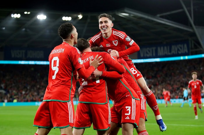 Iceland vs Wales, 01h45 ngày 12/10