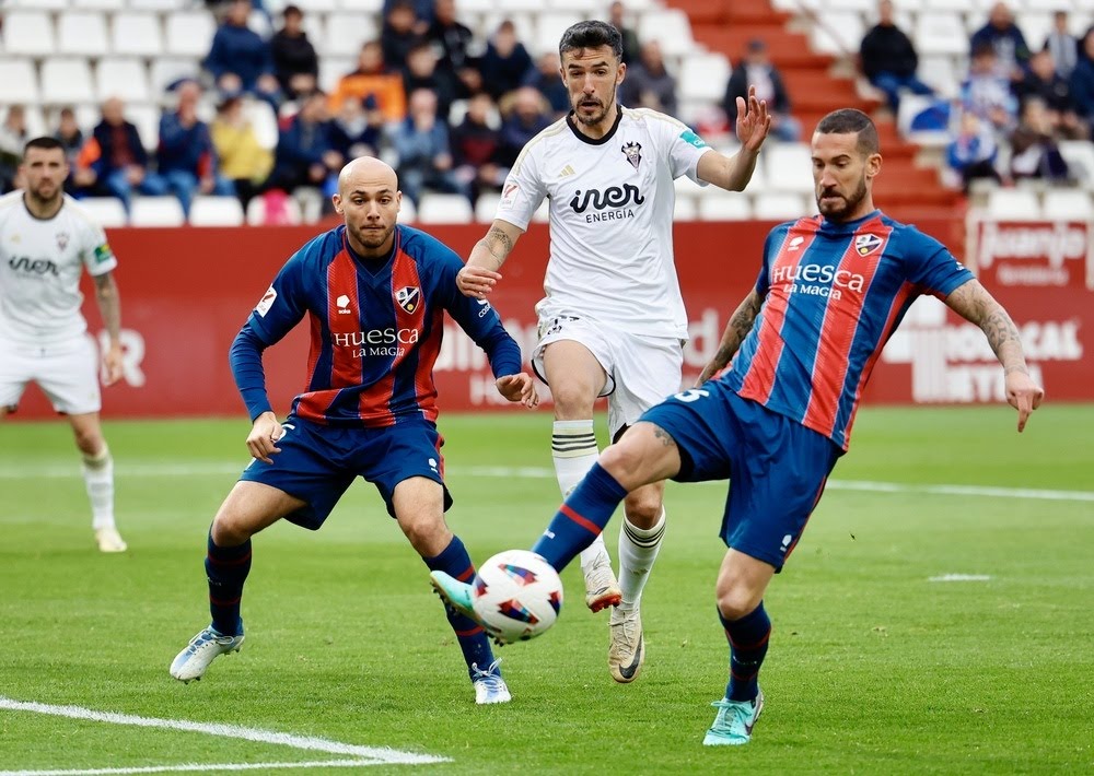 Huesca vs Albacete, 19h00 ngày 13/10