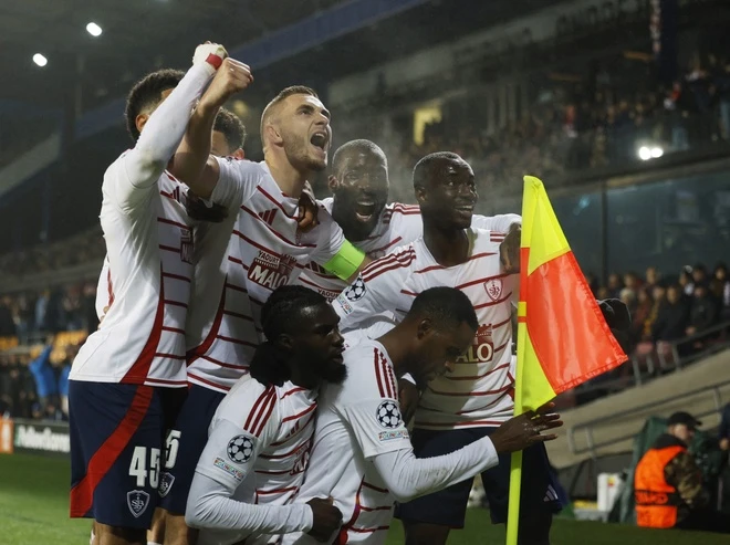 Đội bóng vô danh viết tiếp chuyện cổ tích tại Champions League - Thể thao