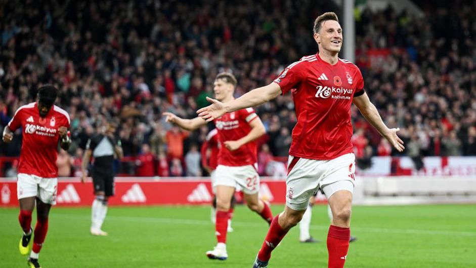 Nottingham Forest 3-0 West Ham: Chris Wood scores his eighth goal of season  as Forest move up to third in Premier League table - BBC Sport