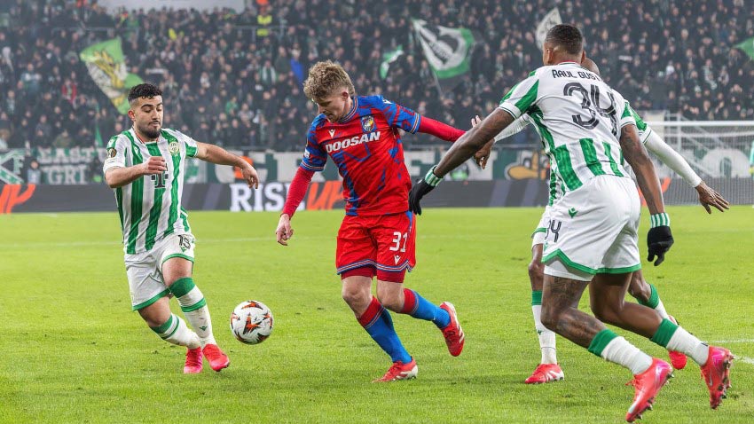 Nhận định, soi tỷ lệ Viktoria Plzen vs Ferencvarosi 03h00 ngày 21/2, vòng  play-off Europa League