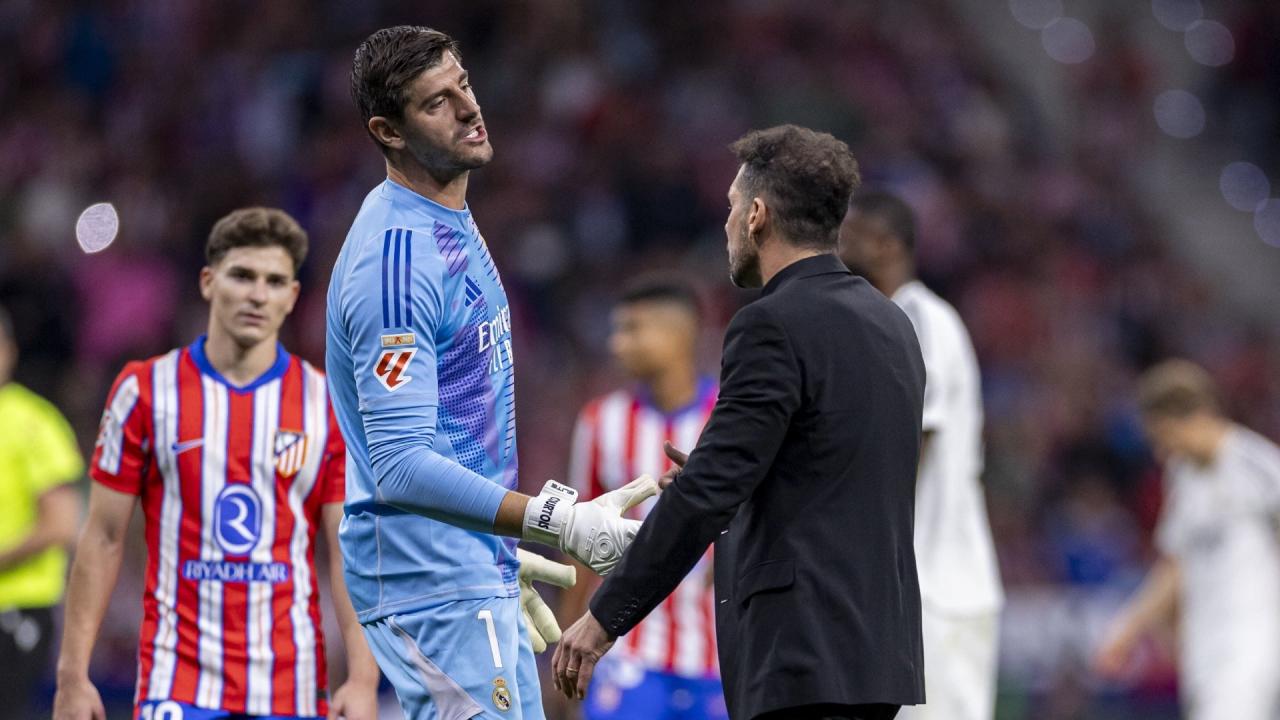 What Did Courtois and Simeone Say During Their Discussion? | beIN SPORTS