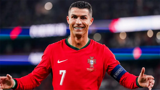 HLV Martinez giải thích lý do tuổi 40, Ronaldo vẫn lên ĐT Bồ Đào Nha -  Bongdaplus.vn