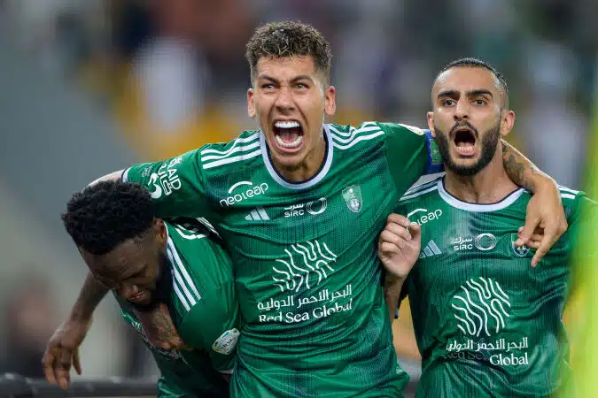 OneFootball on X: Al-Hilal edge out Al-Ahli on penalties to advance into the Saudi Super Cup final 🟢🏆 Al-Nassr or Al-Taawoun await them 🍿 / X