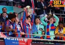 Tiền vệ Châu Á đi vào lịch sử FA Cup