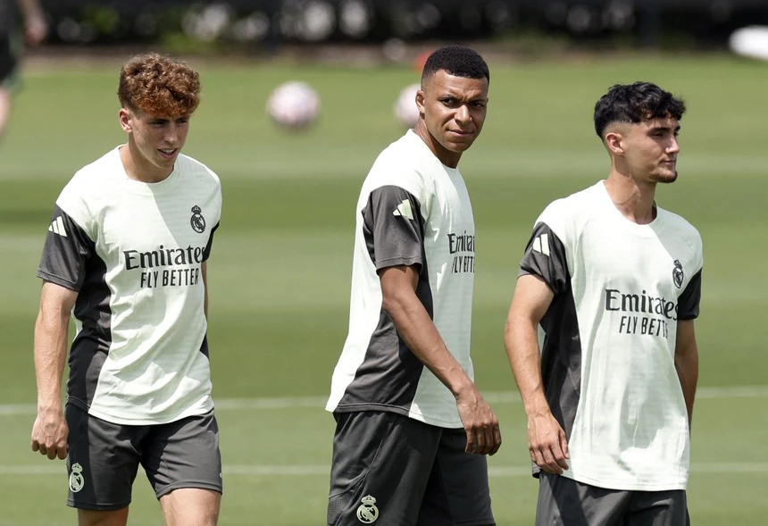 Mbappe kien PSG anh 1