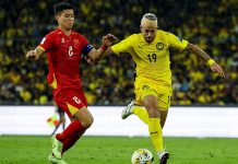 Việt Nam tụt 4 hạng trên BXH FIFA tháng 7 Kết quả đối đầu đưa ĐT Việt Nam và Malaysia đi theo 2 chiều hướng khác nhau trên BXH FIFA. Ảnh: Minh Tuấn