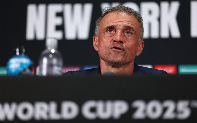 Luis Enrique cảnh báo các cầu thủ PSG trước trận đấu với Chelsea