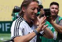 Modric “Ông già” với tinh thần trẻ trung Với 63 trận, Modric chỉ đá ít hơn 2 cầu thủ mùa trước