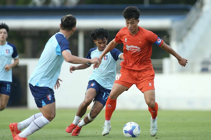 Văn Trường là lựa chọn hàng đầu ở hàng tiền vệ U23 Việt Nam - Ảnh: VFF 