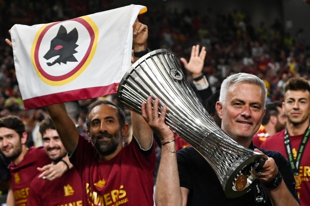 Mourinho muốn gắn bó lâu dài với Roma nhưng không thể.