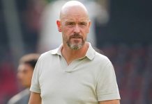 Erik ten Hag đã trắng tay trên sân nhà ở trận ra quân Bundesliga Erik ten Hag đã trắng tay trên sân nhà ở trận ra quân Bundesliga.