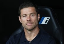 Alonso vẫn giữ lập trường rằng Real cần thêm tiền vệ