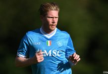 De Bruyne sắp tái ngộ Man City tại Etihad Kevin De Bruyne verzamelt eerste speelminuten in Napoli-shirt, maar gaat verrassend onderuit tegen derdeklasser | sporza