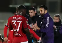 Man Utd thành trò cười