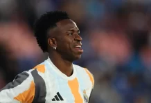 Vinicius đòi hợp đồng ‘lịch sử’ ngang Ronaldo