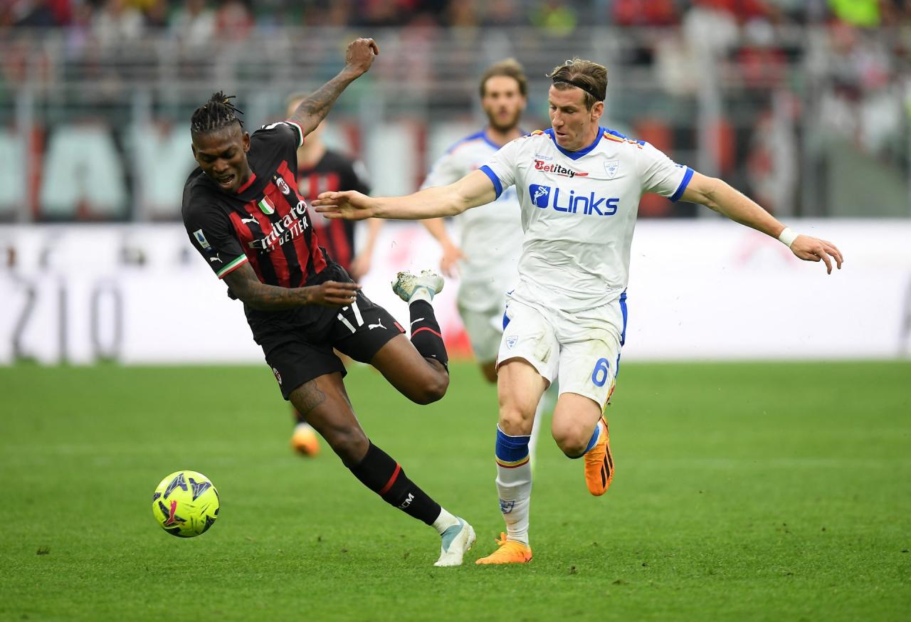 Nhận định, dự đoán AC Milan vs Lecce: Leao quá xuất sắc