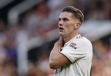 Gyokeres có màn chào sân Premier League dưới sức