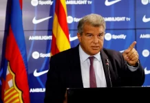 Chủ tịch Laporta đang lo lót để Barcelona được thi đấu trên sân đúng như ý