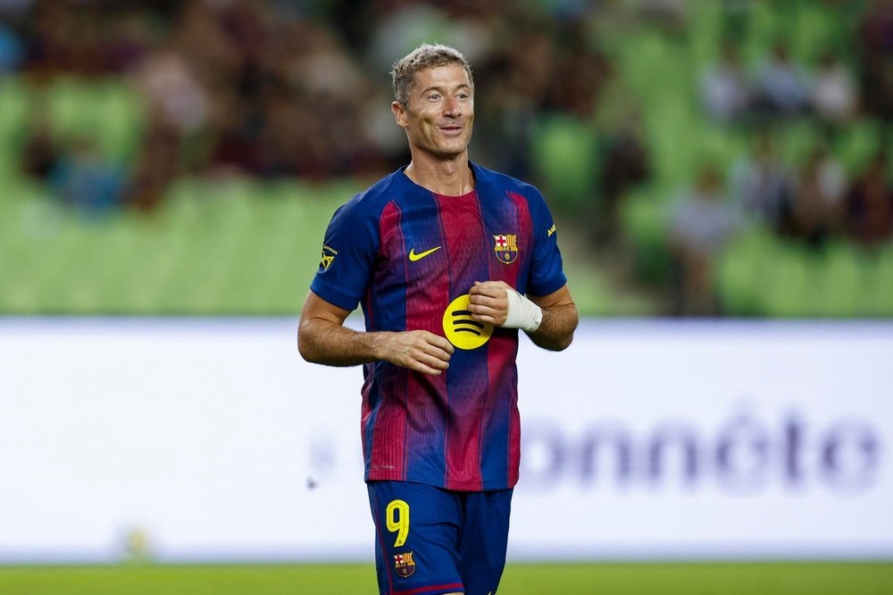Lewandowski lỡ hàng trăm triệu USD vì ở lại Barca - Báo VnExpress Thể thao