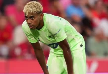 Quyết định gây phẫn nộ trong trận Barcelona