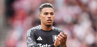 Chelsea theo dõi Morgan Rogers Chelsea theo dõi Morgan Rogers.