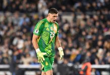 Martinez lỡ cơ hội gia nhập MU