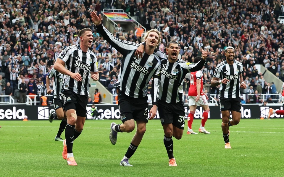 Newcastle dau Arsenal anh 1