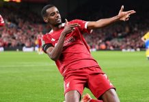 Isak bỗng dưng được Ekitike “nhường lại” cơ hội ra sân Isak bỗng dưng được Ekitike "nhường lại" cơ hội ra sân