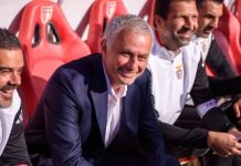 Mourinho rạng rỡ khi Benfica có 3 điểm