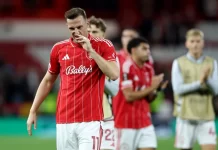 Nottingham chìm sâu trong khủng hoảng Nottingham dau Midtjylland anh 1