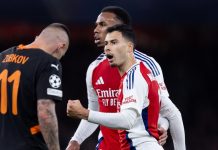 Arsenal học được cách thắng cả trong những ngày chơi không hay