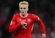 Froholdt được MU để mắt