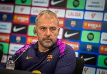 Hansi Flick nhận thẻ đỏ ở trận thắng Girona