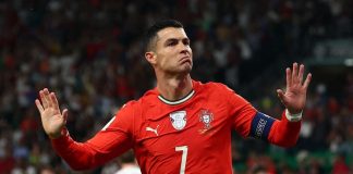 Cristiano Ronaldo vẫn tiếp tục đi ngược quy luật thời gian