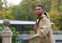 ĐT Pháp cập nhật tình hình chấn thương của Kylian Mbappe Mbappe có mặt tại CLairefontaine và đang được chăm sóc đặc biệt