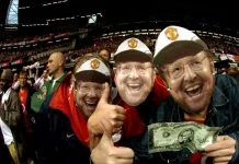 Nhà Glazer kiếm tiền không ít từ niềm tin của CĐV MU