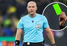 Thẻ xanh lần đầu được sử dụng trong bóng đá