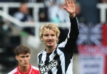 Woltemade đi vào lịch sử Newcastle