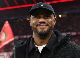 Kompany lý giải về việc thay đổi đội hình Kompany lý giải về việc thay đổi đội hình