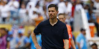 Xabi Alonso mất kiểm soát phòng thay đồ Real Madrid