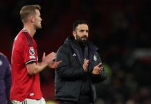 Amorim vướng chỉ trích