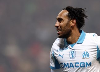 Aubameyang toả sáng ở tuổi 36