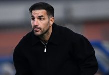 Fabregas giúp Como bất bại